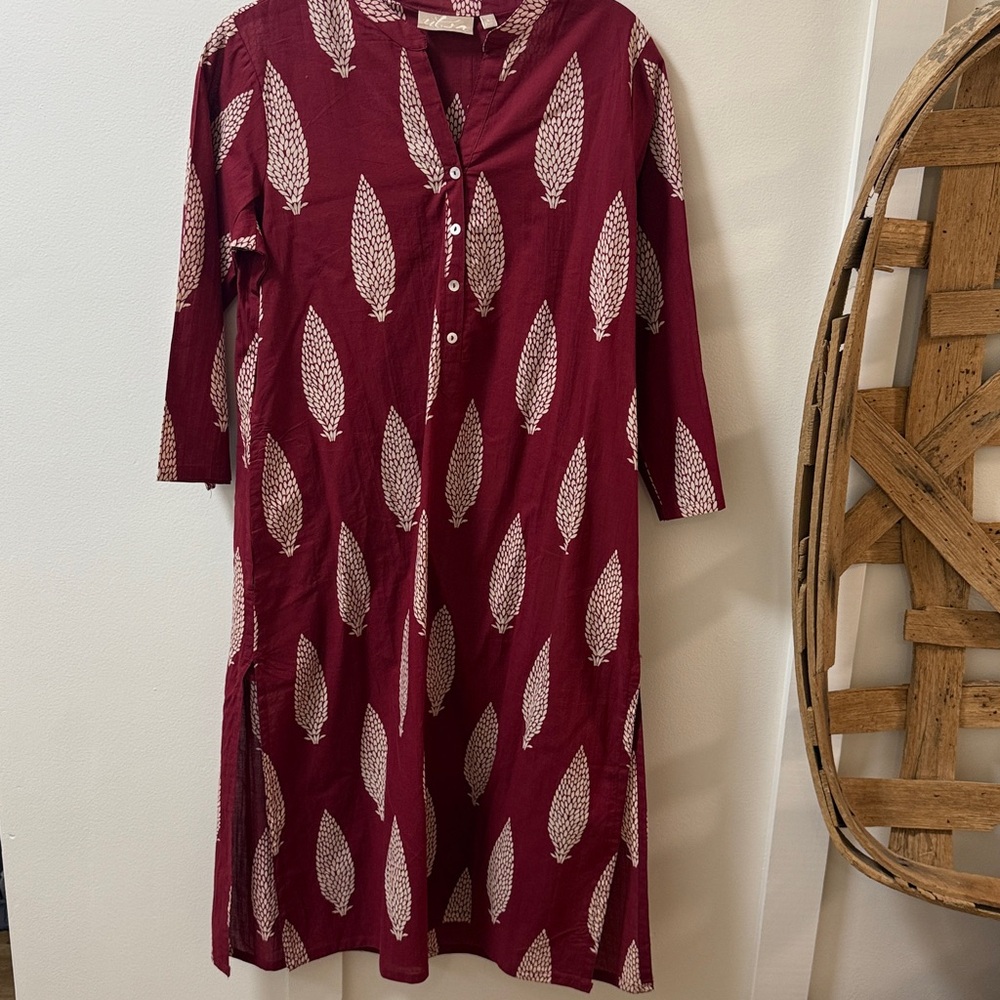 It's Maroon Tunic Dress with Leaf Print size large